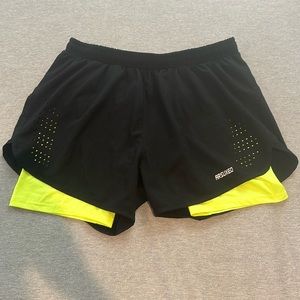 ARSUXEO Men’s 2 in 1 Liner Shorts Size XXL Black and Highlighter Yellow